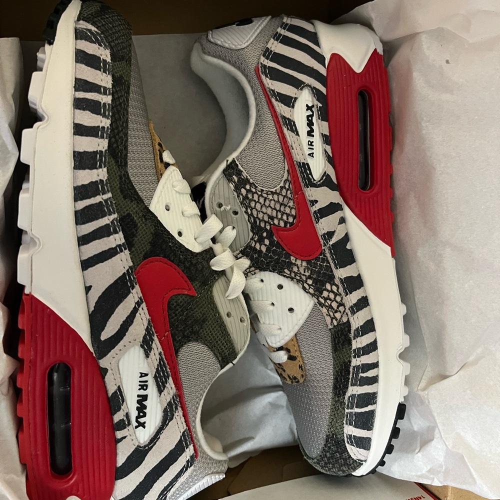 AirMax 90 animal print , never worn.